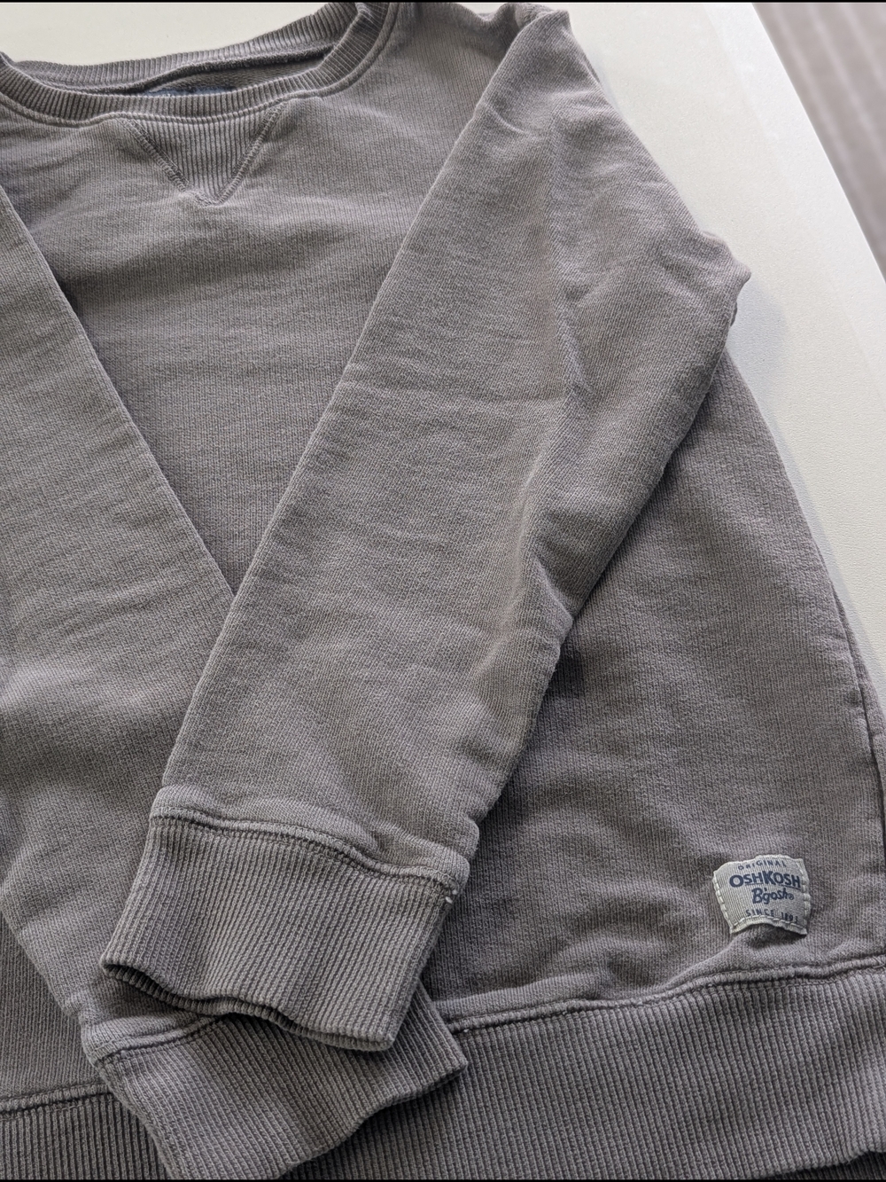 OshKosh B’gosh Boys Size 8 Gray Sweatshirt Pullover Crewneck Classic Logo